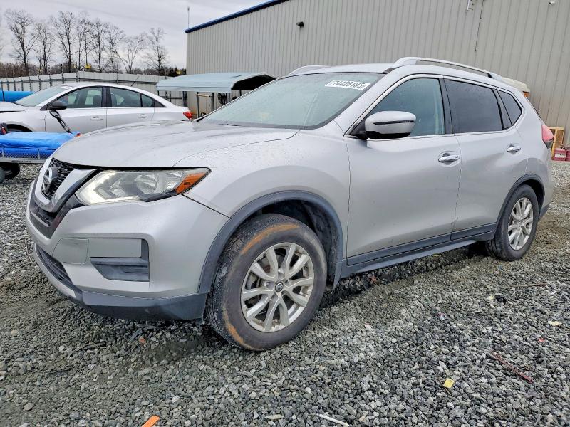 NISSAN ROGUE 2017 with VIN JN8AT2MT7HW131628 - Photo from auction