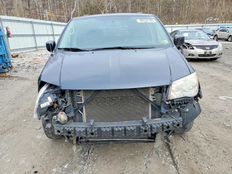 Photo 5 from auction – 2014 CHRYSLER TOWN & COU with VIN 2C4RC1BG4ER218499