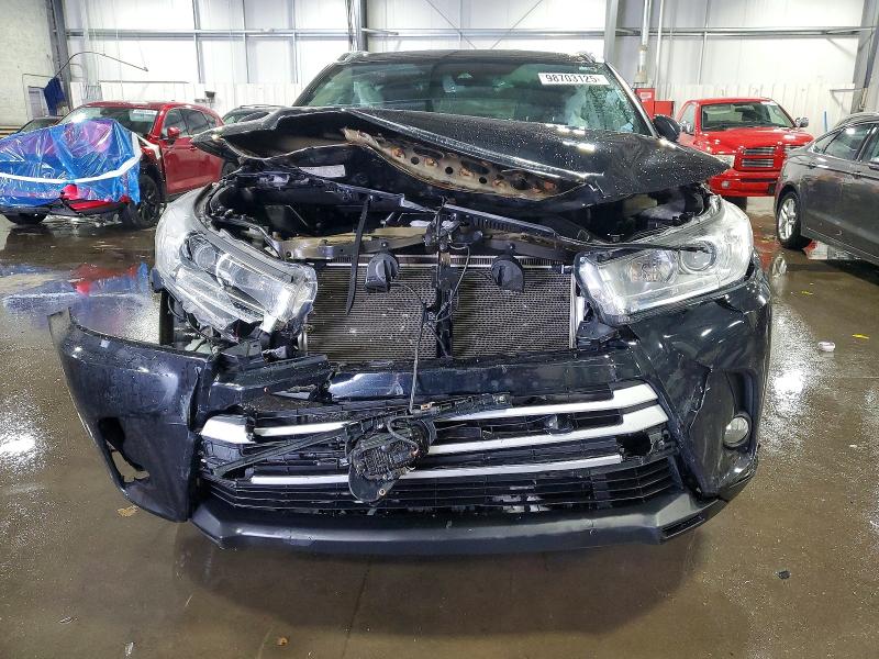 Photo 5 from auction – 2018 TOYOTA HIGHLANDER with VIN 5TDJZRFH8JS543834