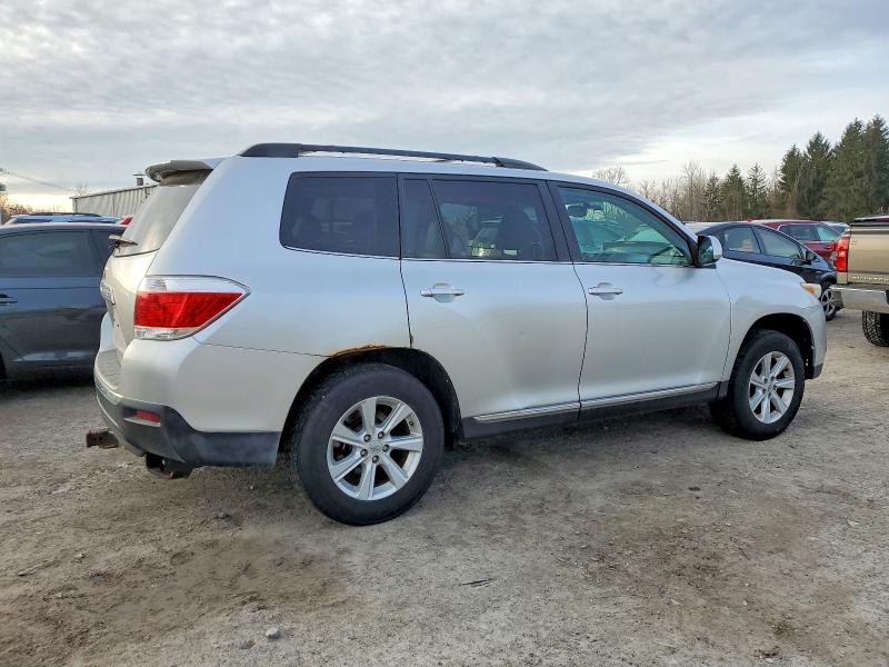 Photo 3 from auction – 2011 TOYOTA HIGHLANDER with VIN 5TDBK3EH7BS066256