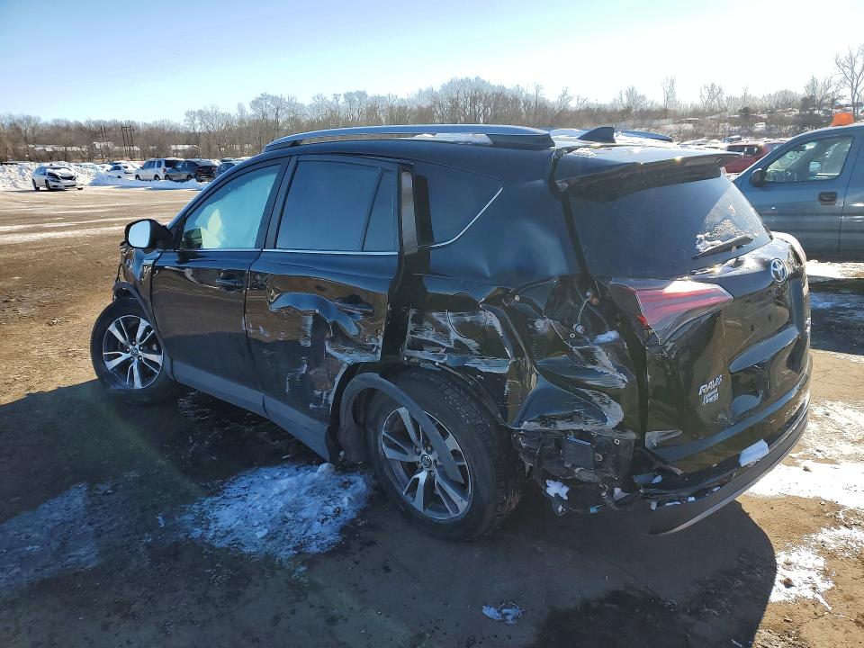 Photo 2 from auction – 2018 TOYOTA RAV4 ADVEN with VIN 2T3RFREV2JW840020