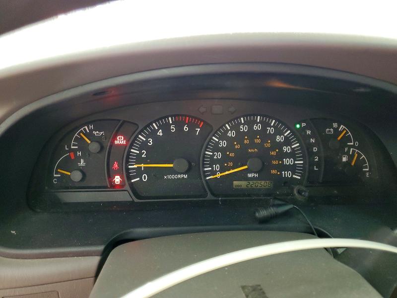 Photo 9 from auction – 2001 TOYOTA TUNDRA ACC with VIN 5TBBT44141S180777