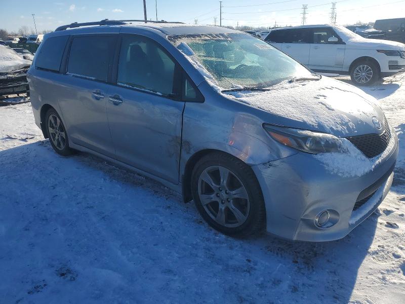Photo 4 from auction – 2017 TOYOTA SIENNA SE with VIN 5TDXZ3DC9HS864659