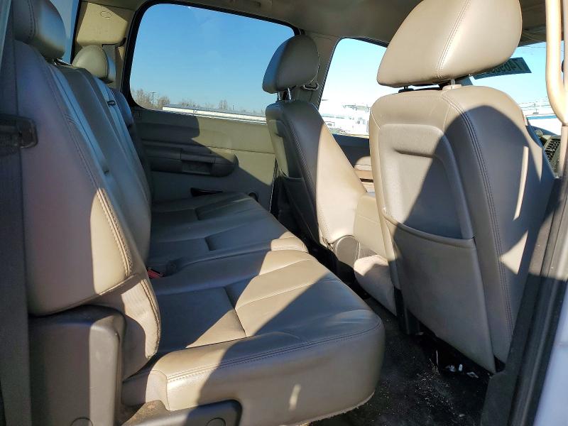 Photo 10 from auction – 2010 GMC SIERRA C25 with VIN 1GT4CZBG8AF136396