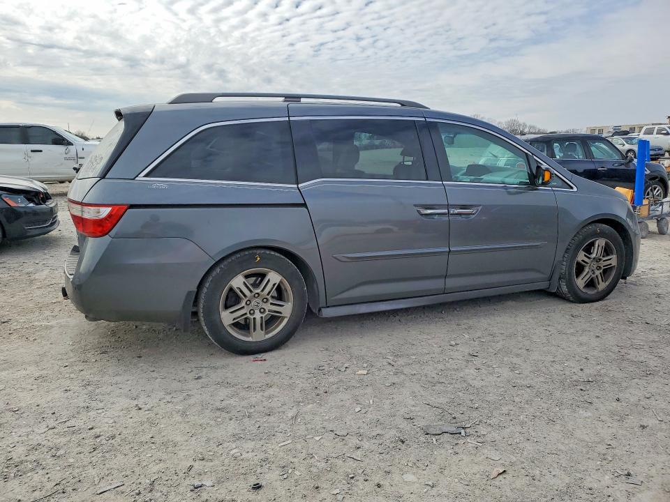 Photo 3 from auction – 2012 HONDA ODYSSEY TO with VIN 5FNRL5H98CB087635