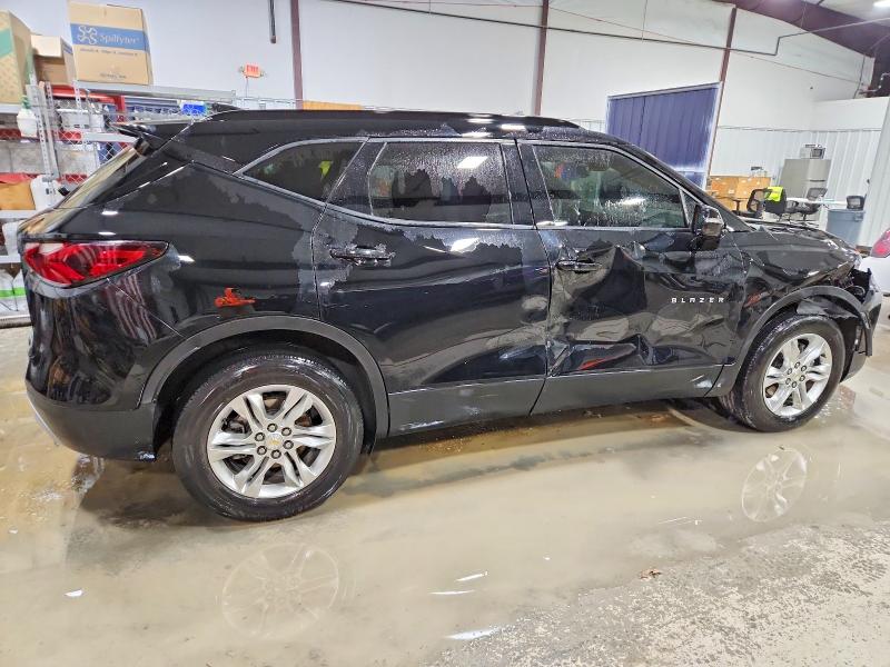 Photo 3 from auction – 2022 CHEVROLET BLAZER with VIN 3GNKBHR42NS137228