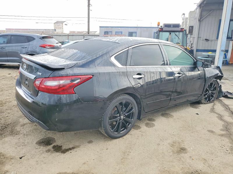 Photo 3 from auction – 2017 NISSAN ALTIMA with VIN 1N4AL3APXHC216169