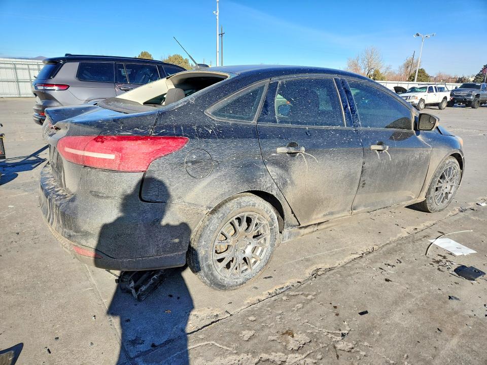 Photo 3 from auction – 2015 FORD FOCUS with VIN 1FADP3F28FL325662