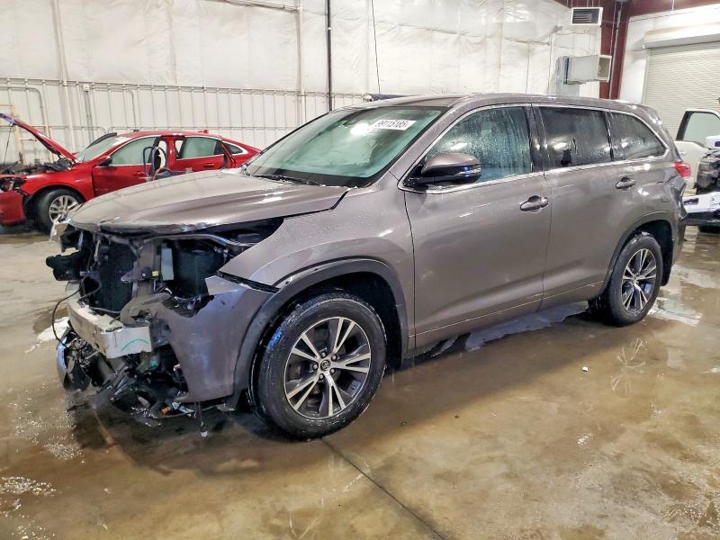 TOYOTA HIGHLANDER 2017 with VIN 5TDBZRFH0HS477715 - Photo from auction