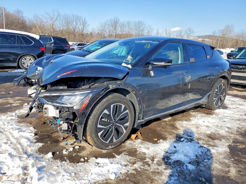 KIA EV6 LIGHT 2023 with VIN KNDC34LA9P5102409 - Photo from auction