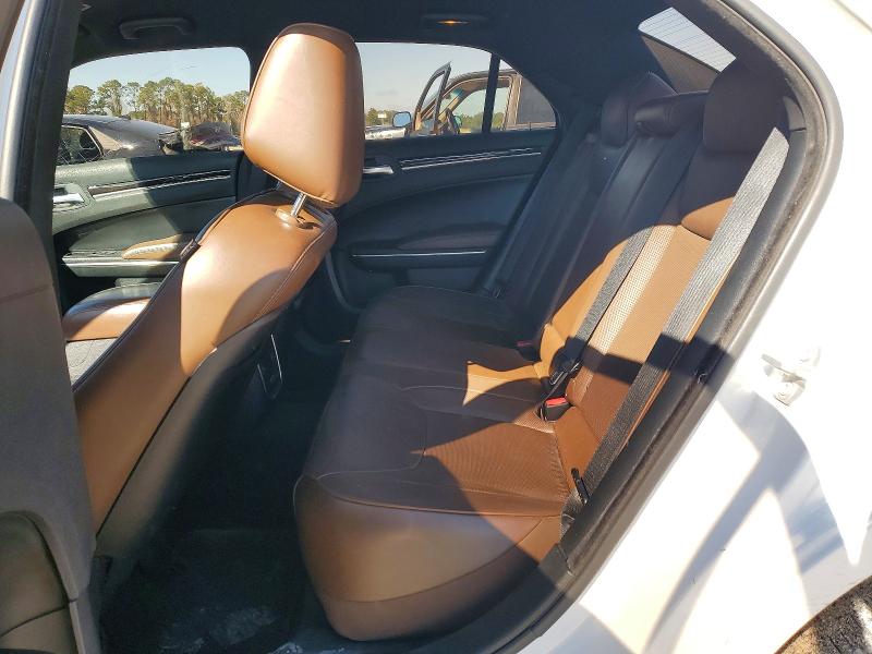 Photo 10 from auction – 2018 CHRYSLER 300 LIMITE with VIN 2C3CCAEG6JH129846