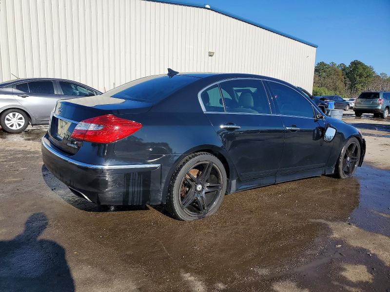Photo 3 from auction – 2014 HYUNDAI GENESIS 3. with VIN KMHGC4DDXEU265577