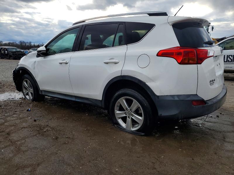Photo 2 from auction – 2015 TOYOTA RAV4 XLE with VIN 2T3RFREV0FW319725