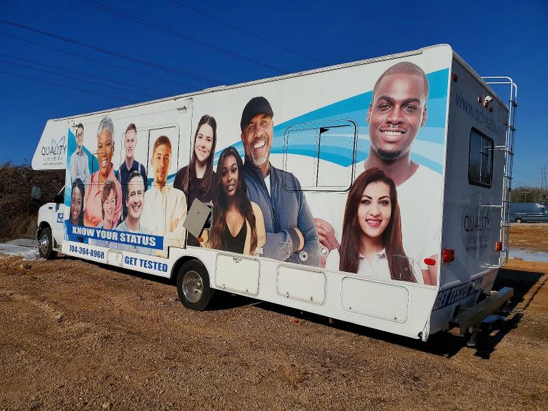 Photo 2 from auction – 2005 FORD E450 with VIN 1FDXE45S95HA14422