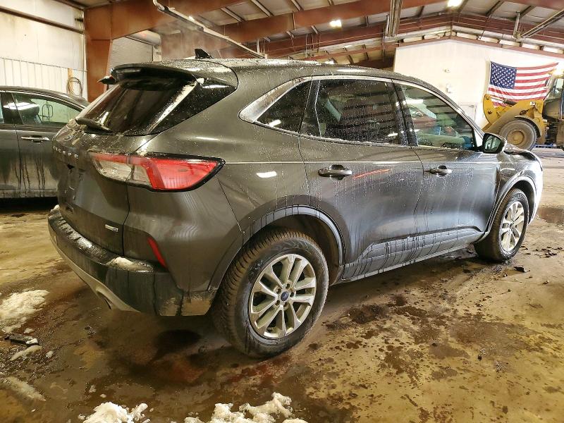 Photo 3 from auction – 2020 FORD ESCAPE with VIN 1FMCU9G63LUA13186