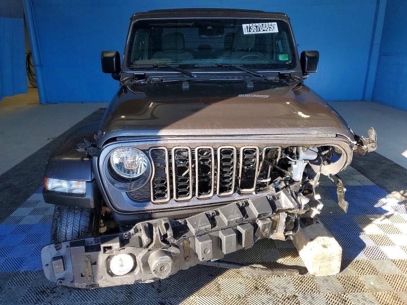 Photo 5 from auction – 2024 JEEP GLADIATOR with VIN 1C6HJTAG1RL112967