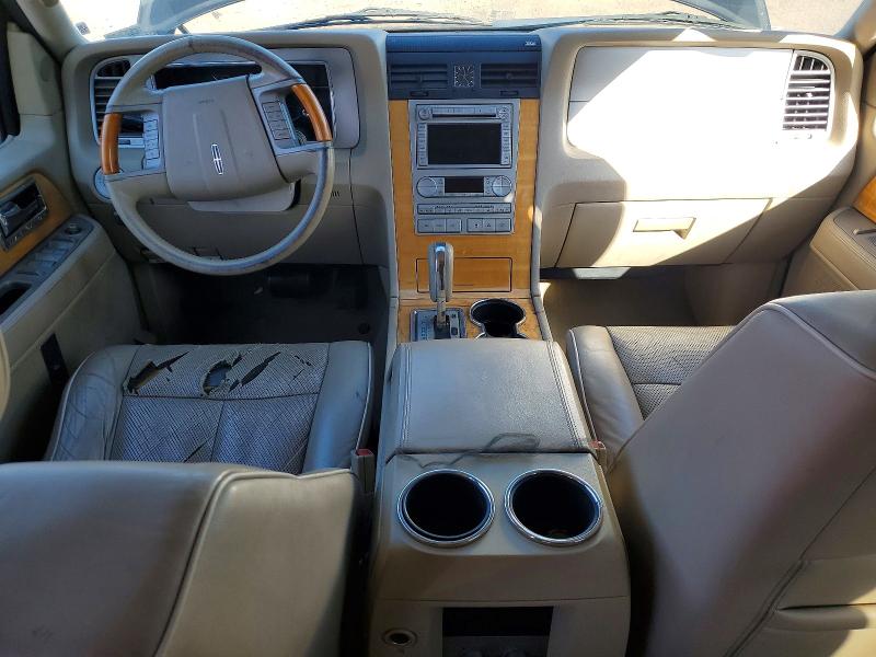 Photo 8 from auction – 2007 LINCOLN NAVIGATOR with VIN 5LMFL27507LJ21627