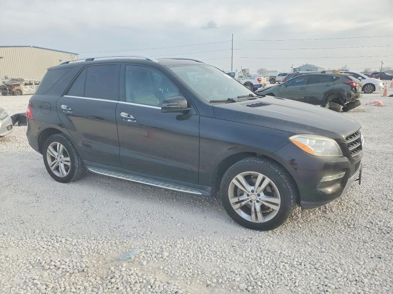 Photo 4 from auction – 2015 MERCEDES-BENZ ML with VIN 4JGDA5HB5FA468211