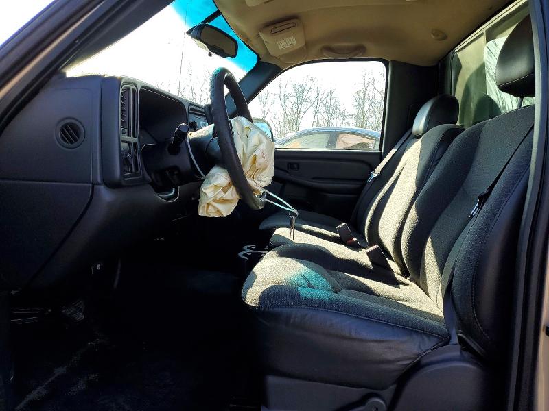 Photo 7 from auction – 2003 CHEVROLET SILVERADO with VIN 1GCEC14X43Z221112