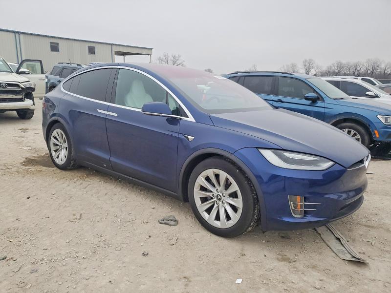 Photo 4 from auction – 2017 TESLA MODEL X with VIN 5YJXCAE29HF044775