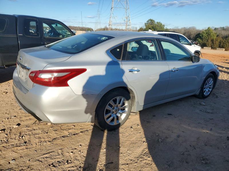 Photo 3 from auction – 2018 NISSAN ALTIMA with VIN 1N4AL3AP6JC155800
