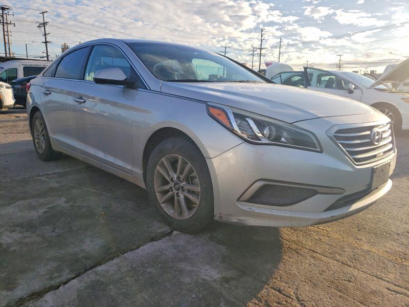 Photo 4 from auction – 2017 HYUNDAI SONATA SE with VIN 5NPE24AF6HH530417