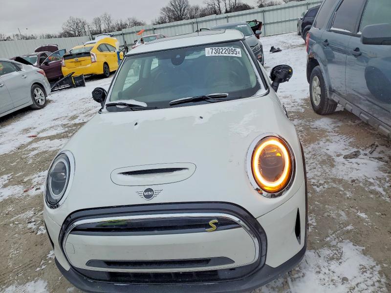 Photo 5 from auction – 2024 MINI COOPER SE with VIN WMW13DJ03R2V23738