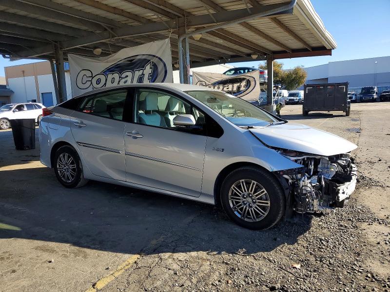 Photo 4 from auction – 2020 TOYOTA PRIUS PRIM with VIN JTDKARFP2L3121016