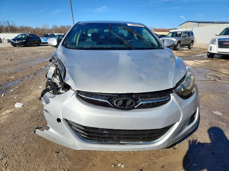 Photo 5 from auction – 2012 HYUNDAI ELANTRA GL with VIN 5NPDH4AE8CH145919