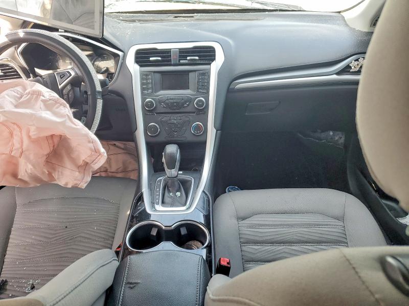 Photo 8 from auction – 2016 FORD FUSION S with VIN 3FA6P0G71GR209630