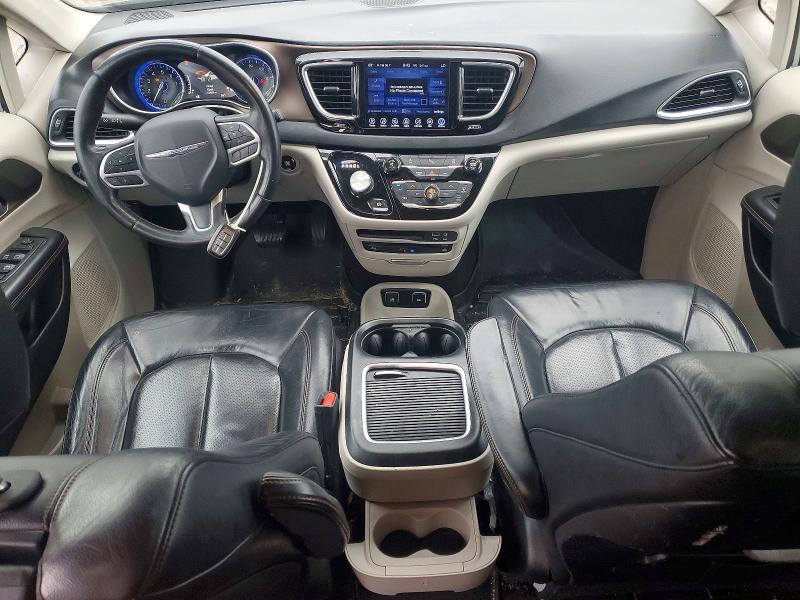 Photo 8 from auction – 2017 CHRYSLER PACIFICA with VIN 2C4RC1EG2HR752827