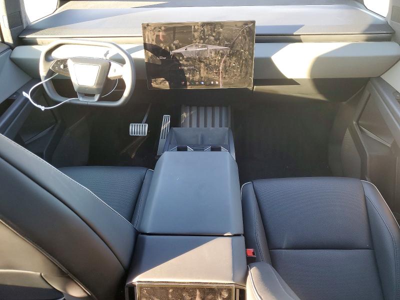 Photo 8 from auction – 2024 TESLA CYBERTRUCK with VIN 7G2CEHED7RA033076