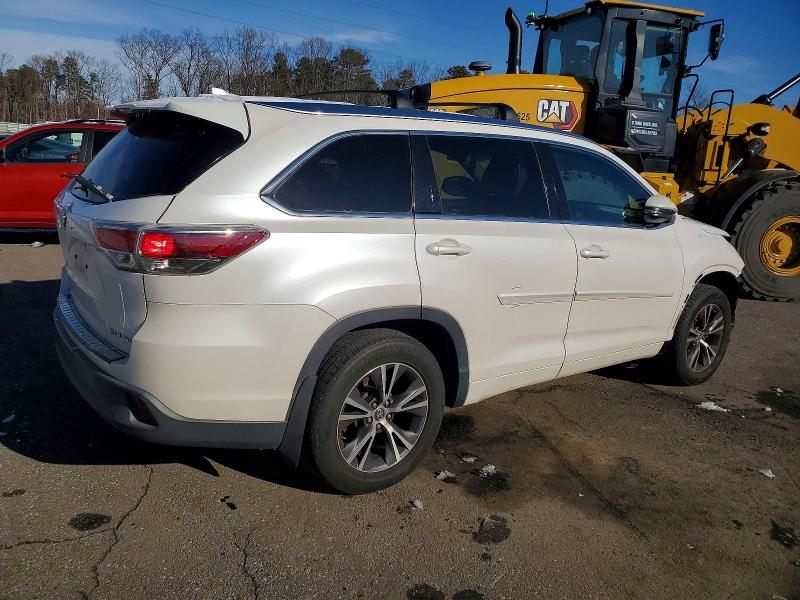 Photo 3 from auction – 2016 TOYOTA HIGHLANDER with VIN 5TDJKRFH7GS351592