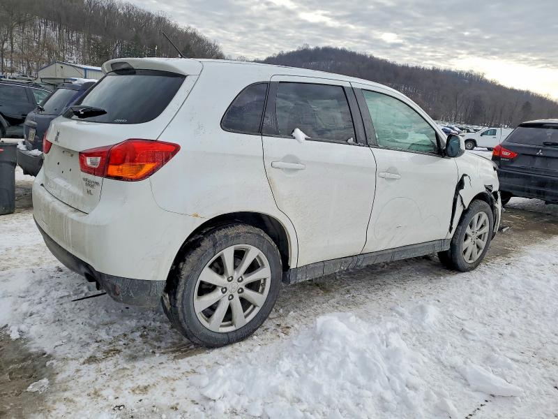 Photo 3 from auction – 2015 MITSUBISHI OUTLANDER with VIN 4A4AR3AW9FE058367