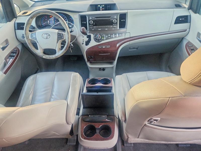 Photo 8 from auction – 2011 TOYOTA SIENNA XLE with VIN 5TDDK3DC2BS009641