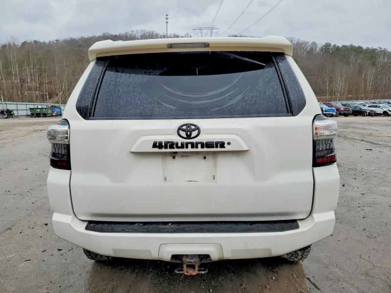 Photo 6 from auction – 2015 TOYOTA 4RUNNER SR with VIN JTEBU5JR0F5223217