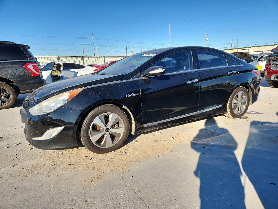 HYUNDAI SONATA 2011 with VIN KMHEC4A48BA013898 - Photo from auction