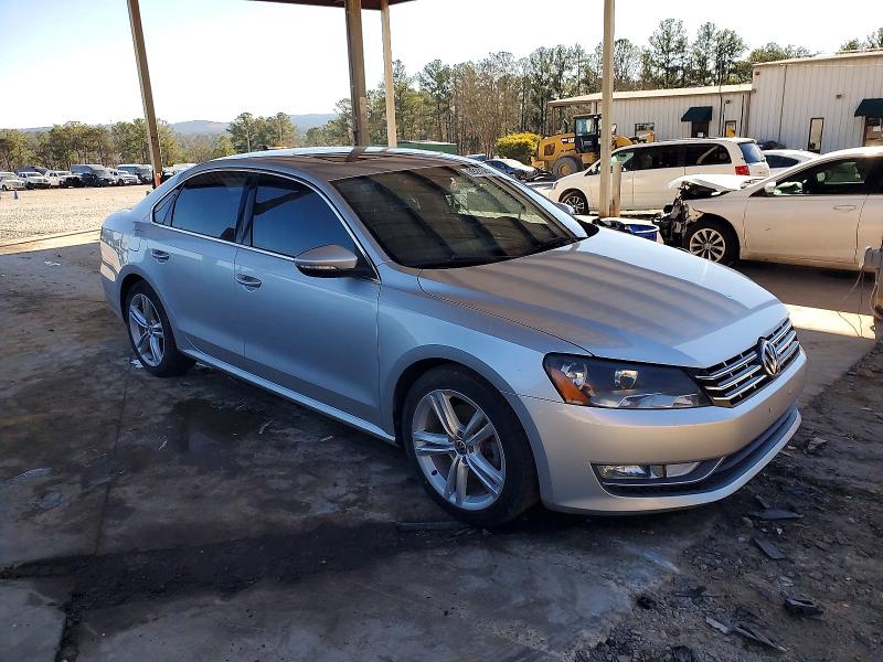 Photo 4 from auction – 2012 VOLKSWAGEN PASSAT with VIN 1VWBM7A32CC043494