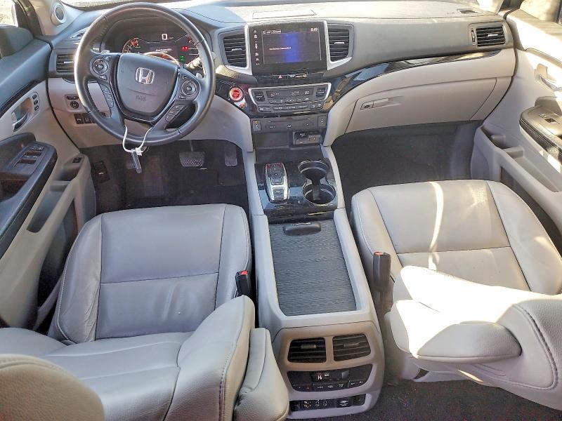 Photo 8 from auction – 2018 HONDA PILOT TOUR with VIN 5FNYF5H94JB015752