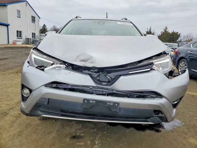 Photo 5 from auction – 2018 TOYOTA RAV4 LIMIT with VIN JTMDFREV0JJ246650