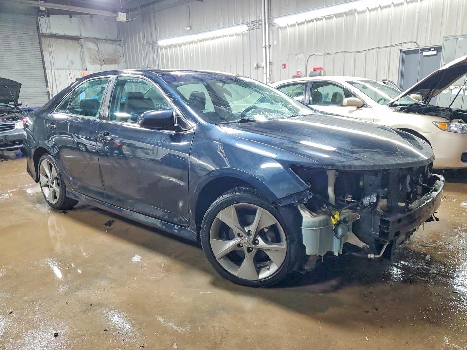 Photo 4 from auction – 2014 TOYOTA CAMRY with VIN 4T1BF1FK0EU754193