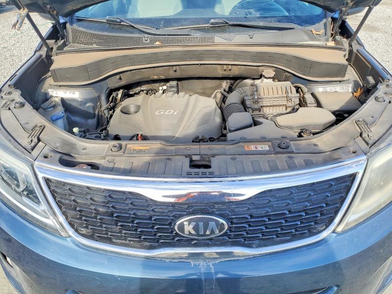 Photo 11 from auction – 2015 KIA SORENTO LX with VIN 5XYKT4A69FG610167