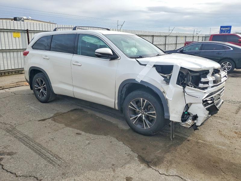 Photo 4 from auction – 2017 TOYOTA HIGHLANDER with VIN 5TDBZRFHXHS419594