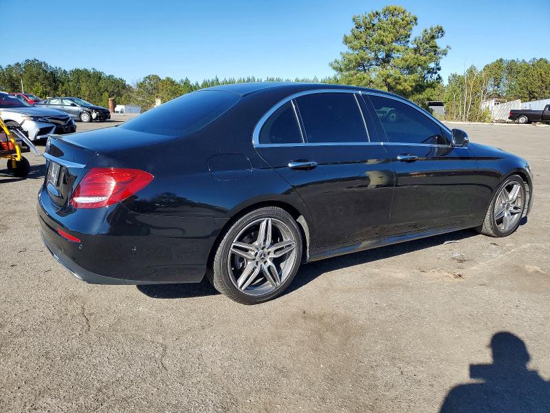 Photo 3 from auction – 2018 MERCEDES-BENZ E 300 with VIN WDDZF4JB4JA487802