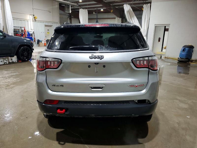 Photo 6 from auction – 2019 JEEP COMPASS with VIN 3C4NJDDB6KT756542