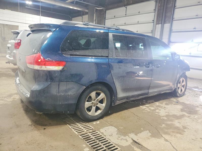 Photo 3 from auction – 2012 TOYOTA SIENNA LE with VIN 5TDKK3DC3CS248107
