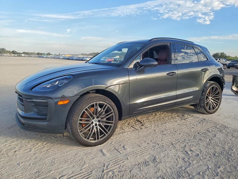 2025 PORSCHE MACAN