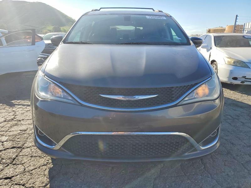Photo 5 from auction – 2017 CHRYSLER PACIFICA with VIN 2C4RC1BG6HR569452