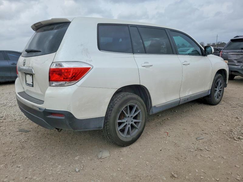 Photo 3 from auction – 2013 TOYOTA HIGHLANDER with VIN 5TDZA3EH2DS037977