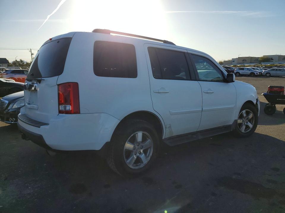 Photo 3 from auction – 2010 HONDA PILOT with VIN 5FNYF3H67AB015500